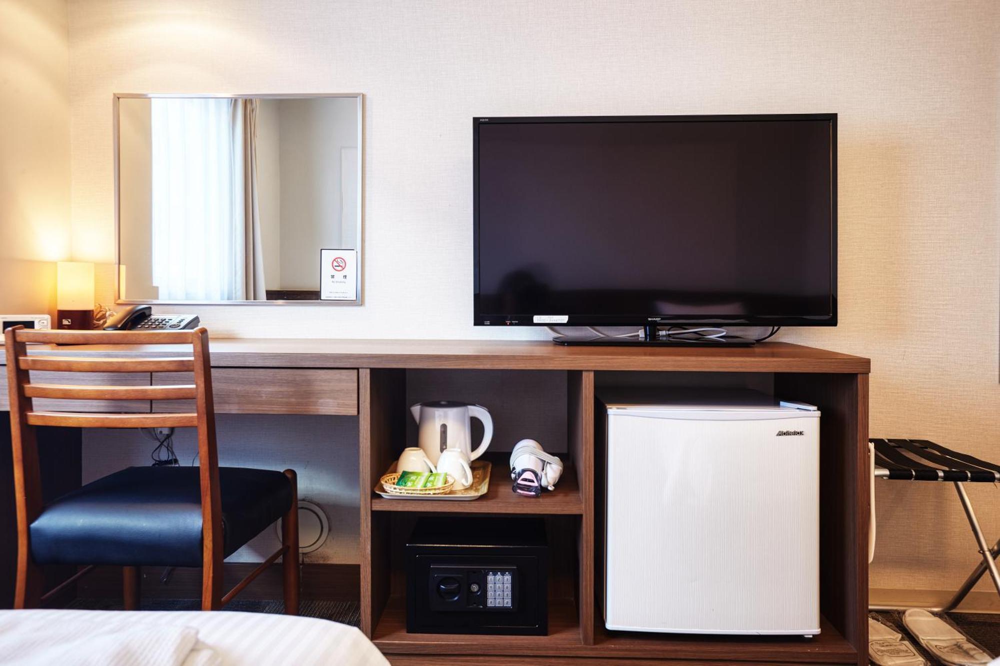 RJ Hotel Naha Buitenkant foto